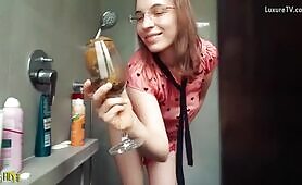 Kinky girl plays in the shower