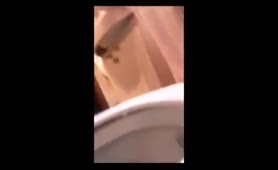 Older babe shits in close up