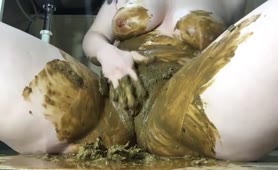 Fisting dirty pussy