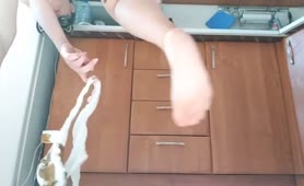 Rubbing fresh shit on pink pussy