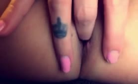 Fingering pussy while shitting