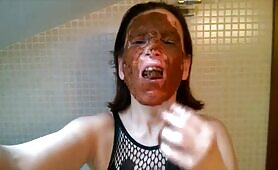 European Lady Takes a Nasty Dump